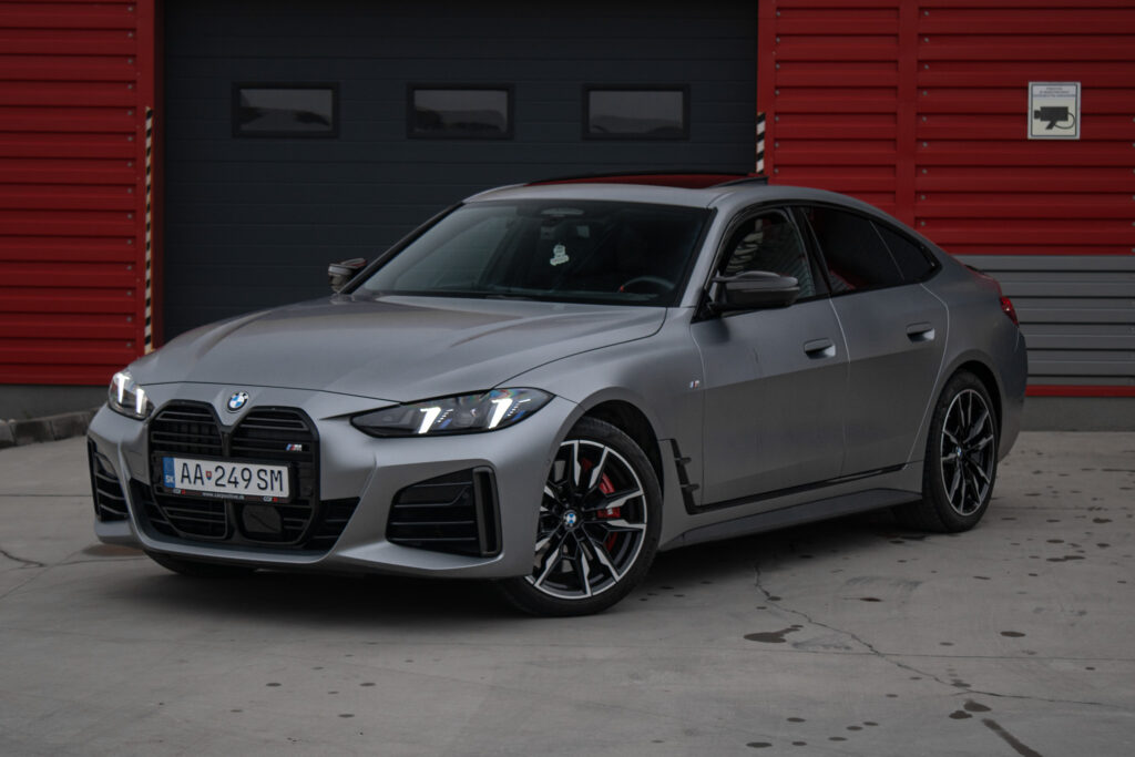 BMW Rad 4 Gran Coupé M440i xDrive MHEV - AJ NA SPLÁTKY