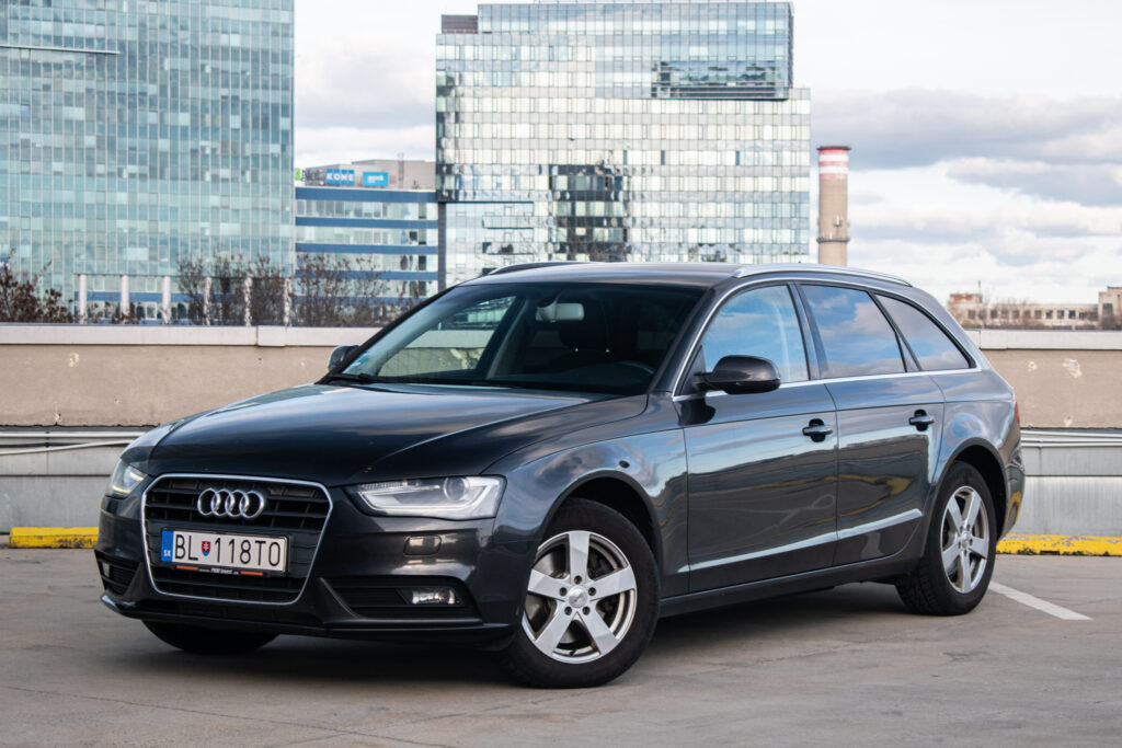 Audi A4 Avant 2.0 TDI AJ NA SPLÁTKY / PROTIÚČET