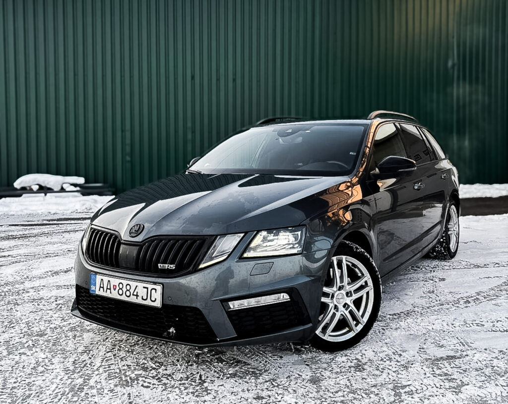 Škoda Octavia Combi 2.0 TDI RS DSG 4x4.      /FINANCOVANIE/PROTIÚČET/