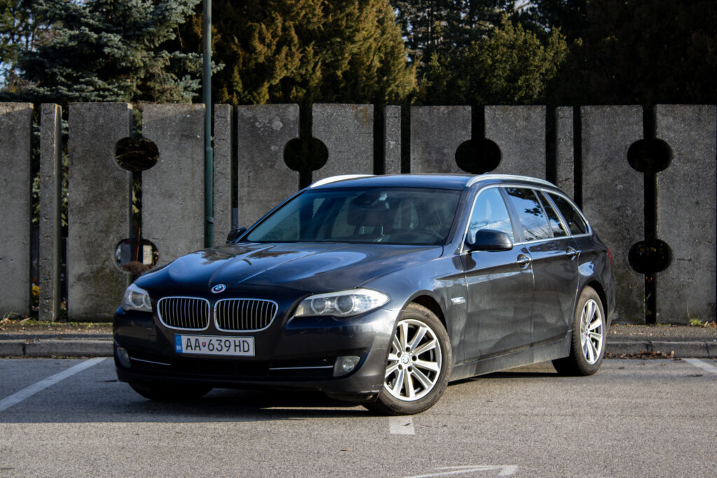 BMW Rad 5 Touring 530d 180kW 8AT / AJ NA SPLÁTKY / PROTIÚČET