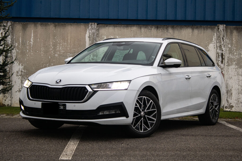 Škoda Octavia Combi 2.0TDI DSG 110kW 2021 / AJ NA SPLÁTKY / PROTIÚČET /