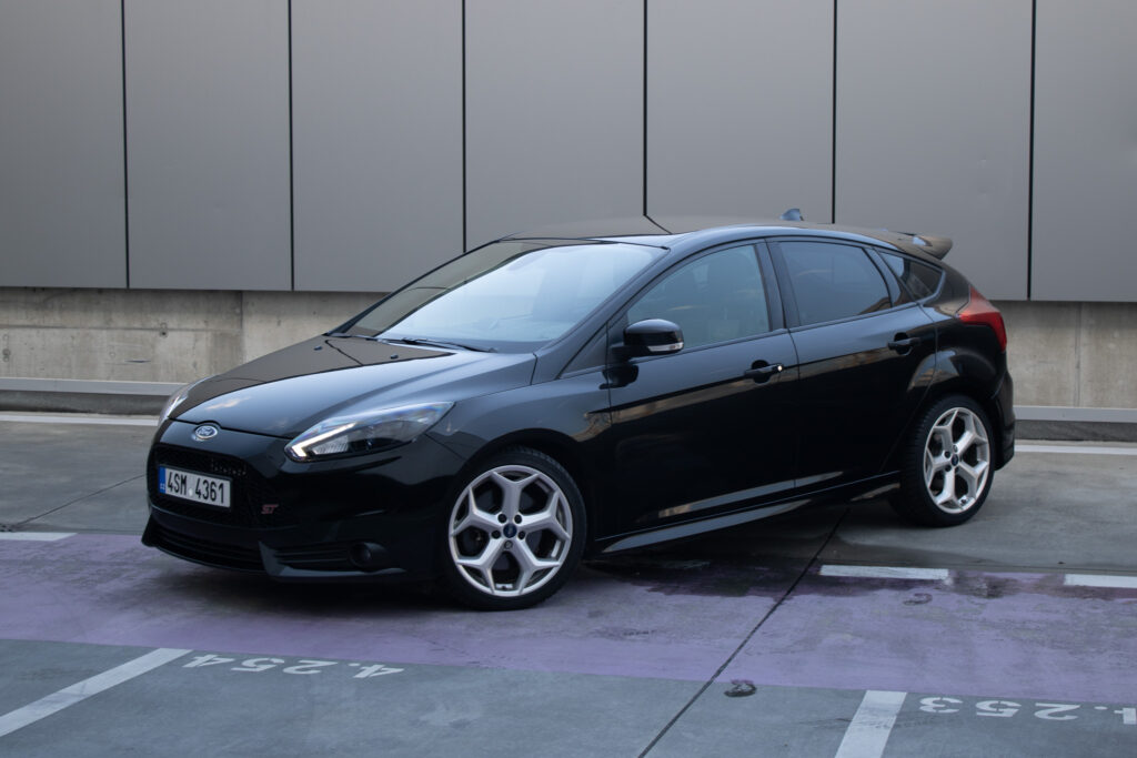 Ford Focus 2.0 EcoBoost SCTi ST R