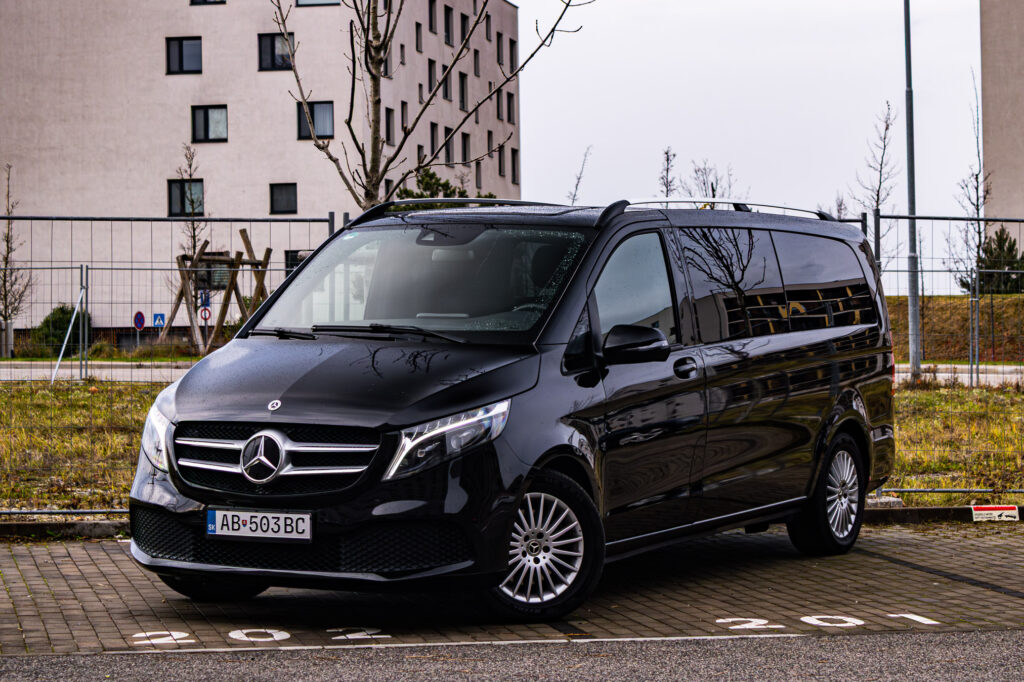 Mercedes-Benz V300d Extra Long 174kW 4MATIC / FULL LED Matrix / Aj na splátky /