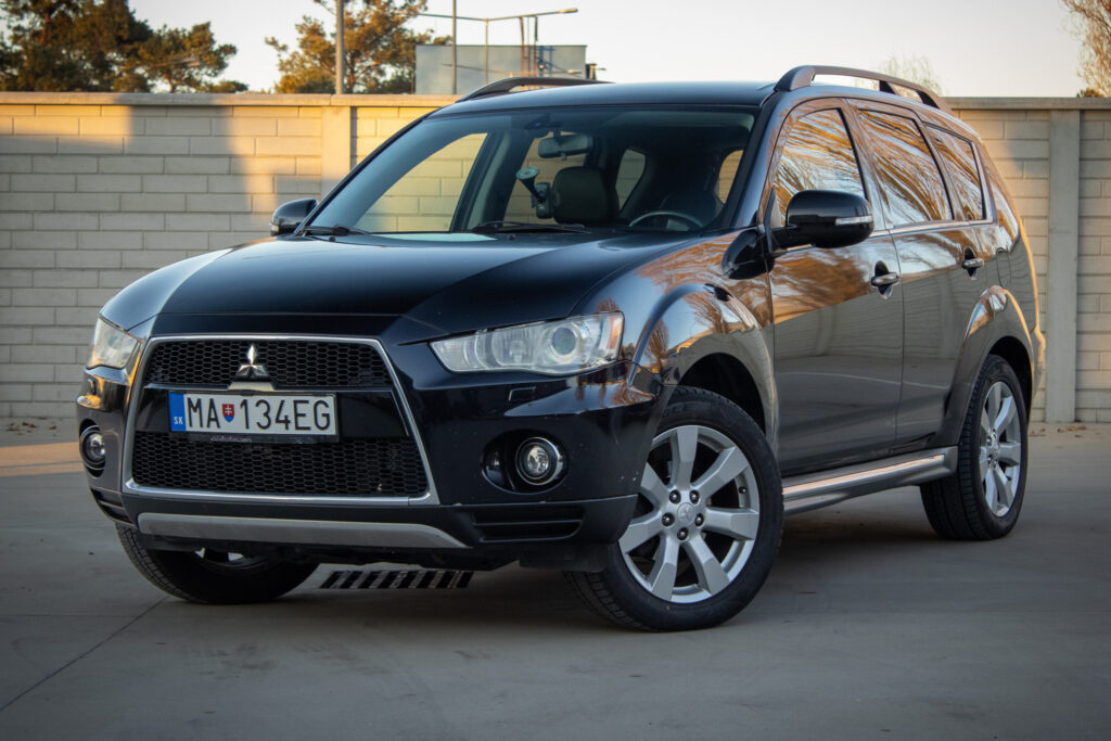 Mitsubishi Outlander 2.2 DI-D 4x4 / AJ NA SPLÁTKY / PROTIÚČET /