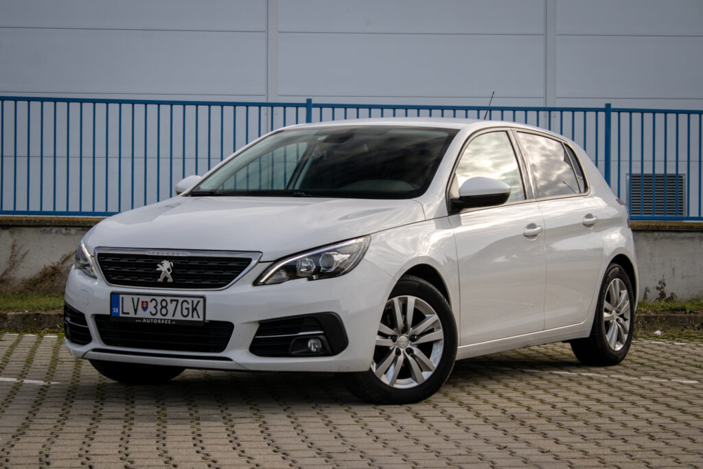 Peugeot 308 1.2 PureTech / AJ NA SPLÁTKY /