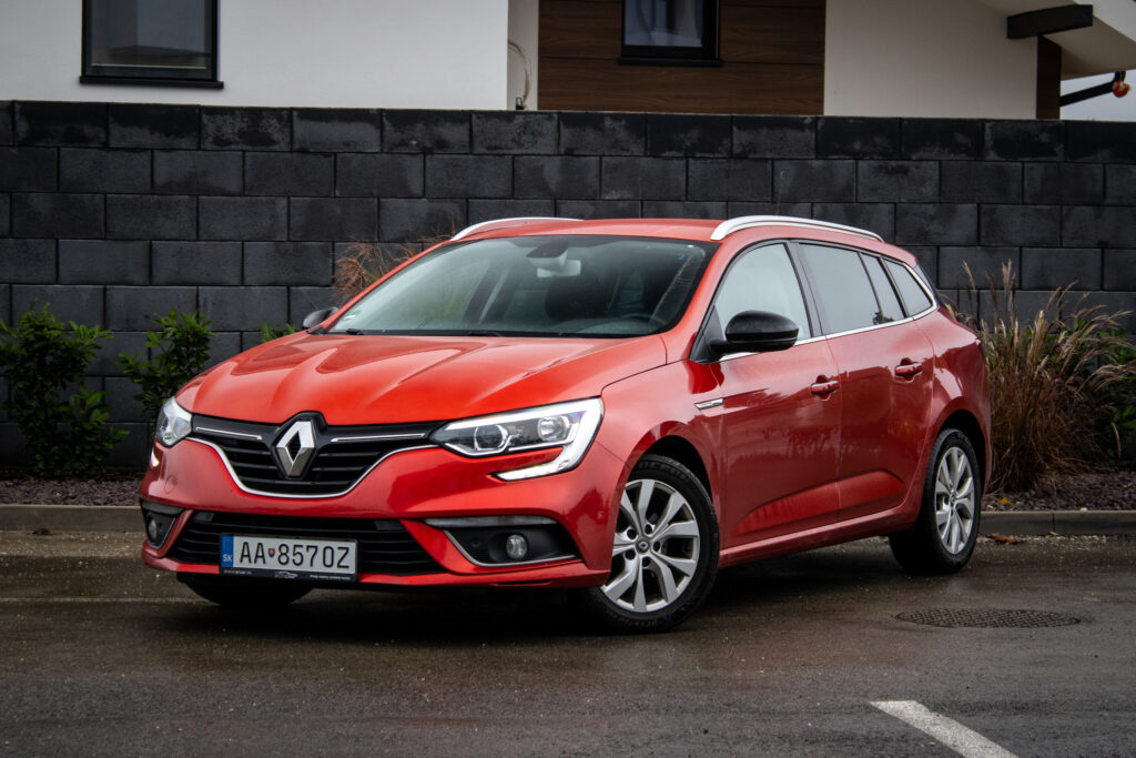 Renault Mégane Grandtour TCe 140 GPF Intens EDC  / AJ NA SPLÁTKY /