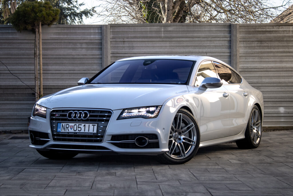 Audi S7 Sportback 4.0 TFSI V8 quattro S tronic / AJ NA SPLÁTKY /