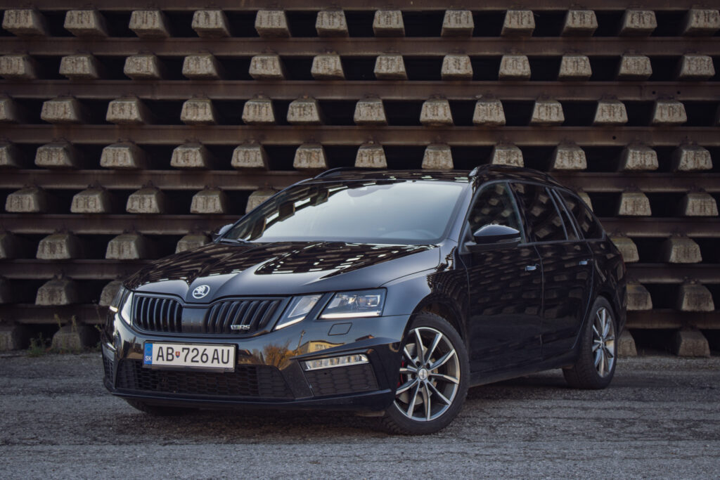 Škoda Octavia Combi 2.0 TDI RS DSG 4x4 , 135kW / AJ NA SPLÁTKY / PROTIÚČET /