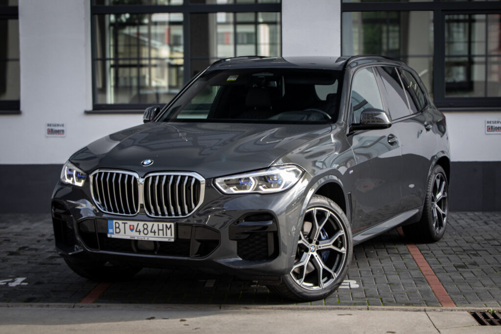 BMW X5 xDrive40i mHEV M-Packet 245 kW / AJ NA SPLÁTKY / PROTIÚČET /