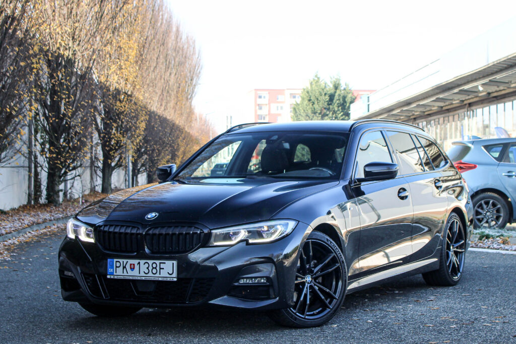 BMW Rad 3 Touring 320d mHEV  xDrive A/T / AJ NA SPLÁTKY / PROTIÚČET /