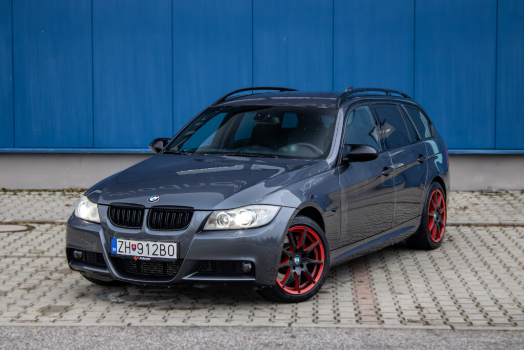 BMW Rad 3 Touring 330d xDrive 320HP, 4x4, A/T / AJ NA SPLÁTKY / PROTIÚČET /