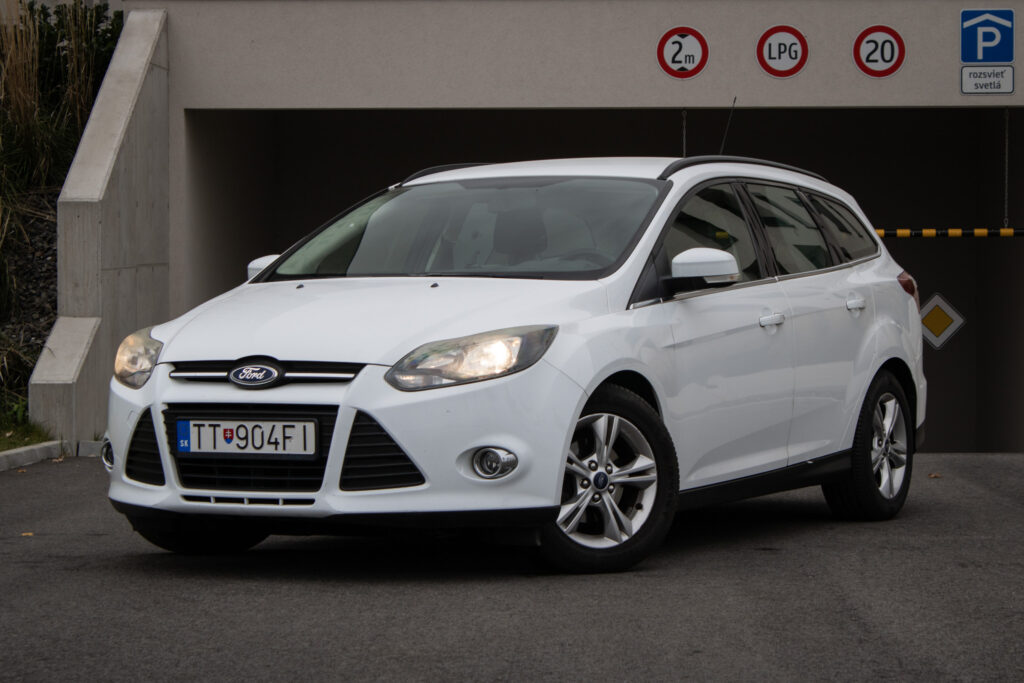 Ford Focus Kombi 1.0 SCTi Trend // AJ NA SPLÁTKY / PROTIÚČET
