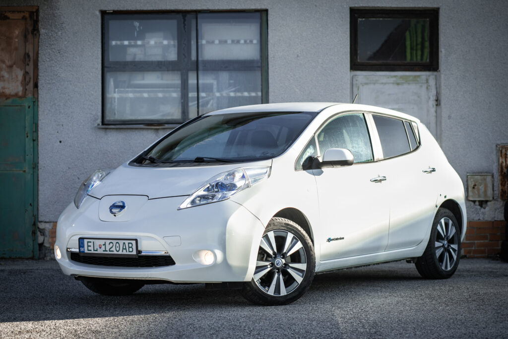 Nissan Leaf 80kW, 24kWh batéria - AJ NA SPLÁTKY / PROTIHODNOTA