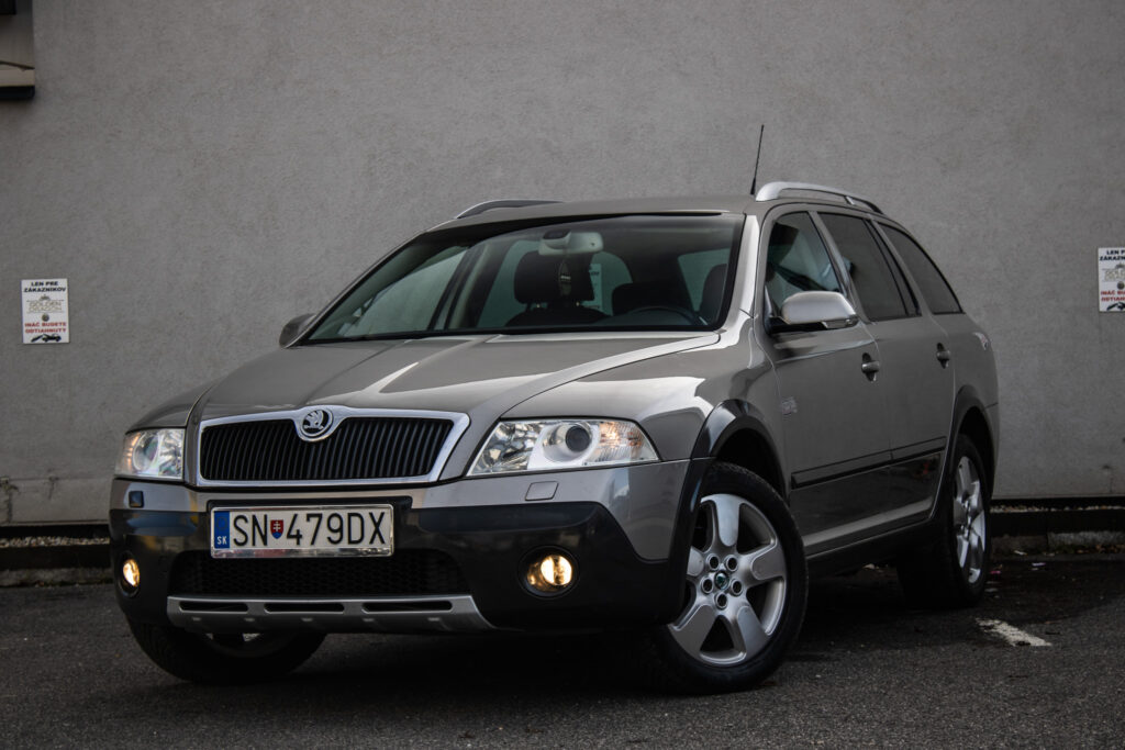 Škoda Octavia Combi 2.0FSI 4x4 Scout, 110kW, M6, 5d. / AJ NA SPLÁTKY / PROTIÚČET /