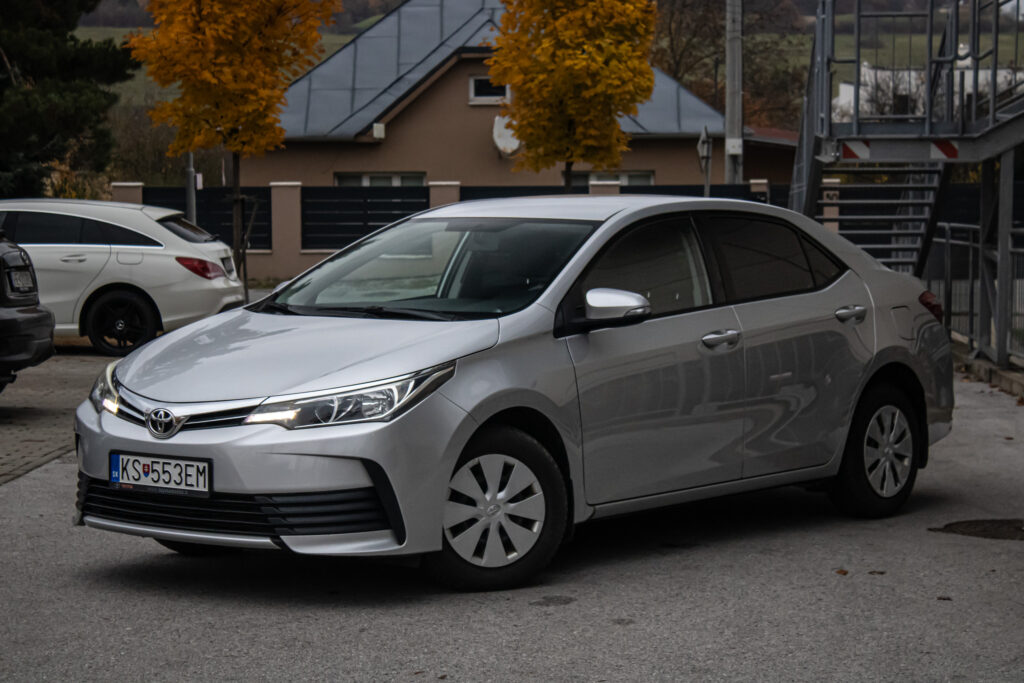 Toyota Corolla 1.6 l Valvematic Live / AJ SPLÁTKY / PROTIÚČET /