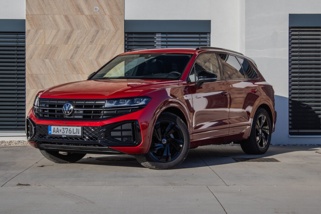 Volkswagen Touareg R-Line 4Motion 210Kw ŤAŽNÉ / DYNA / HEAD-UP/ AJ NA SPLÁTKY / PROTIÚČET