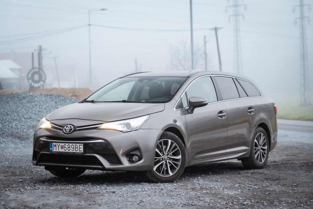 Toyota Avensis Combi 2.0 105kW - AJ NA SPLÁTKY / PROTIHODNOTA