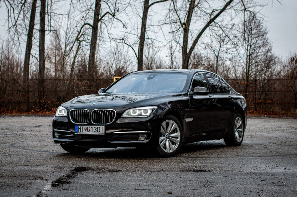 BMW Rad 7 740d xDrive, 230kW, A8, 4d. (2010-2012) / AJ NA SPLÁTKY / PROTIÚČET