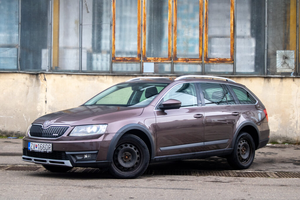 Škoda Octavia Combi SCOUT 2.0 TDI DSG 4x4 / AJ NA SPLÁTKY / PROTIÚČET /