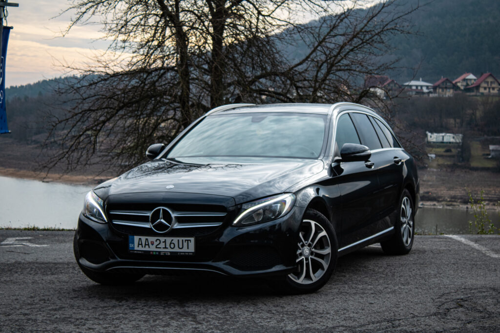 Mercedes-Benz C trieda Kombi 220 d 9G  / AJ NA SPLÁTKY / PROTIÚČET/