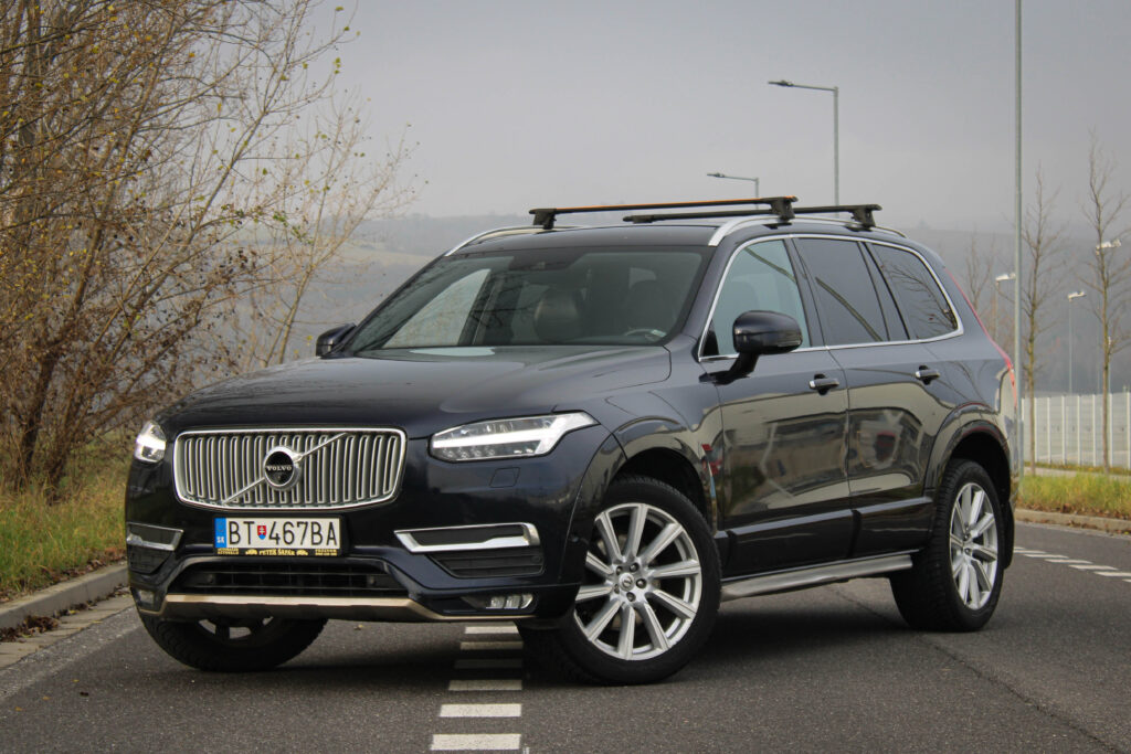Volvo XC90 D5 Inscription / AJ NA SPLÁTKY / PROTIÚČET /