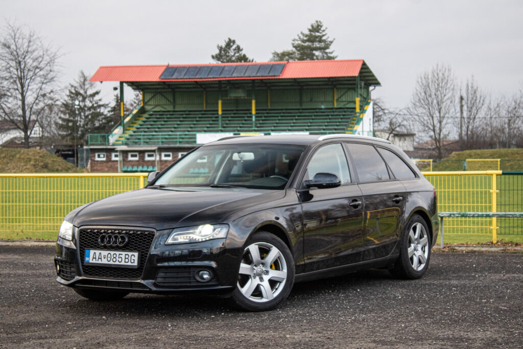 Audi A4 Avant 2.0TDI Multitronic / AJ NA SPLÁTKY / PROTIHODNOTA /