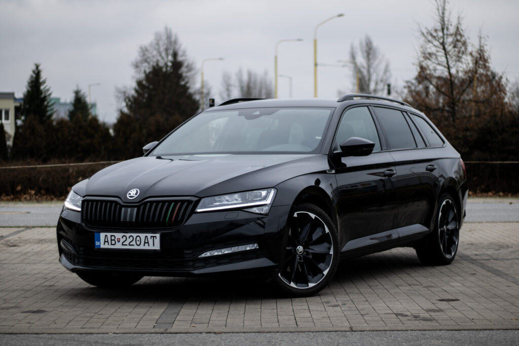 Škoda Superb Combi 2.0 TDI Sportline, 140kW (2020) / AJ NA SPLÁTKY / PROTIÚČET /