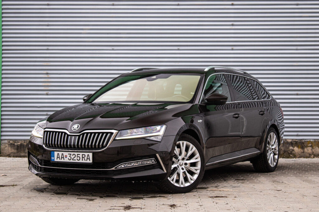 Škoda Superb Combi Laurin & Klement 2.0 TSI DSG /AJ NA SPLÁTKY / PROTIHODNOTA /
