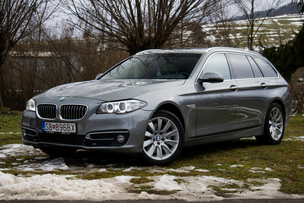 BMW Rad 5 Touring 530d xDrive / AJ NA SPLÁTKY / PROTIÚČET /