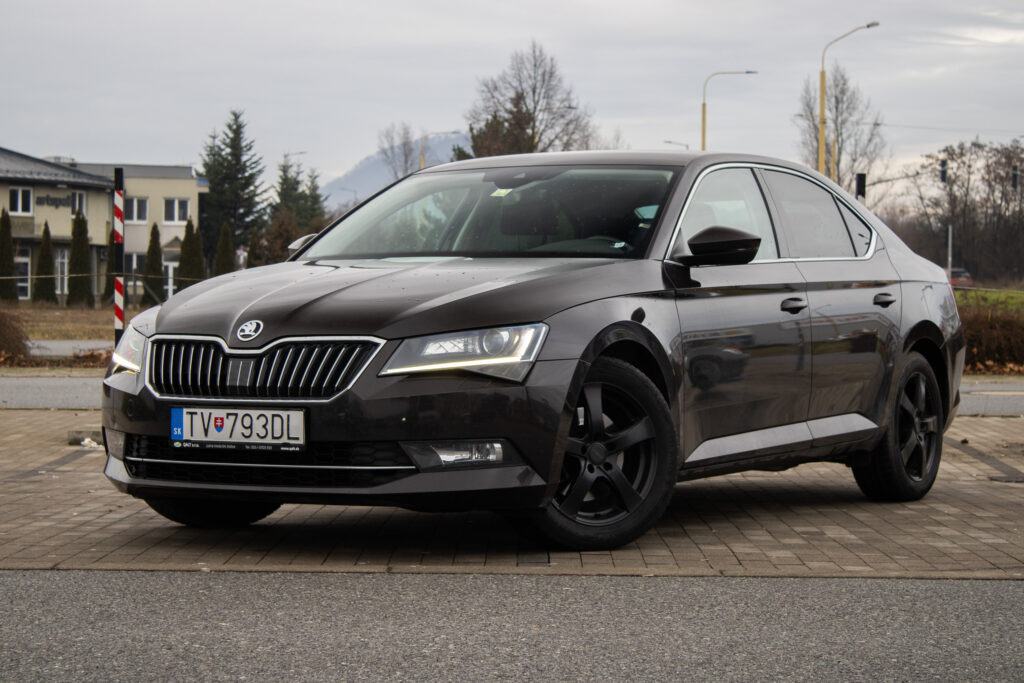 Škoda Superb 1.8TSI DSG Style / AJ NA SPLÁTKY / PROTIÚČET /
