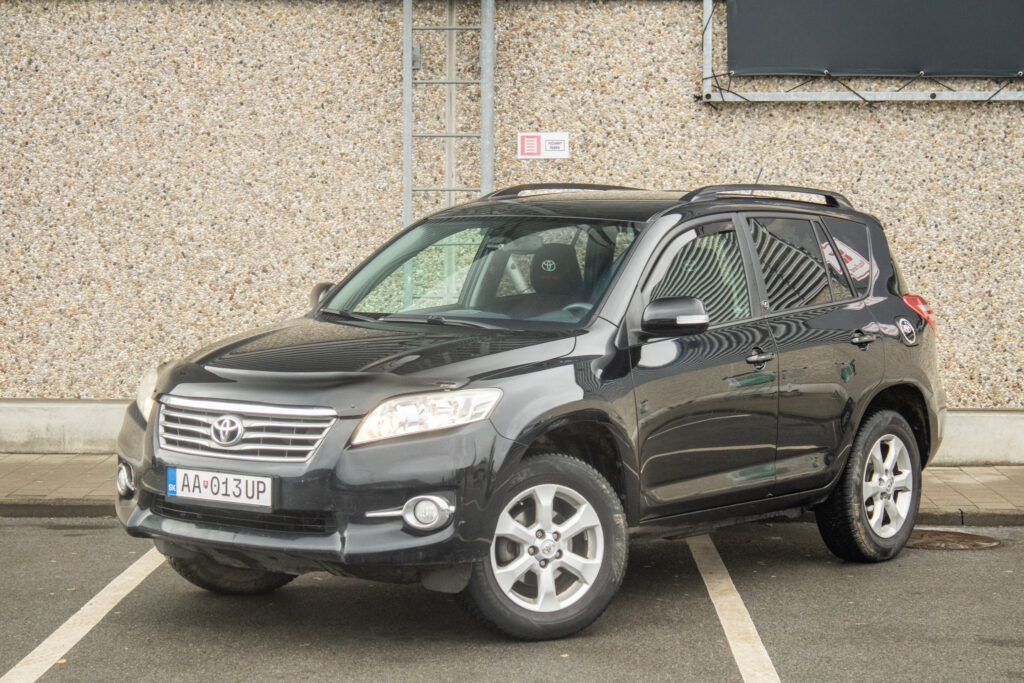 Toyota RAV4 RAV 4 2,0 Valvematic LUX 116 KW MT6 /AJ NA SPLÁTKY/PROTIÚČET/