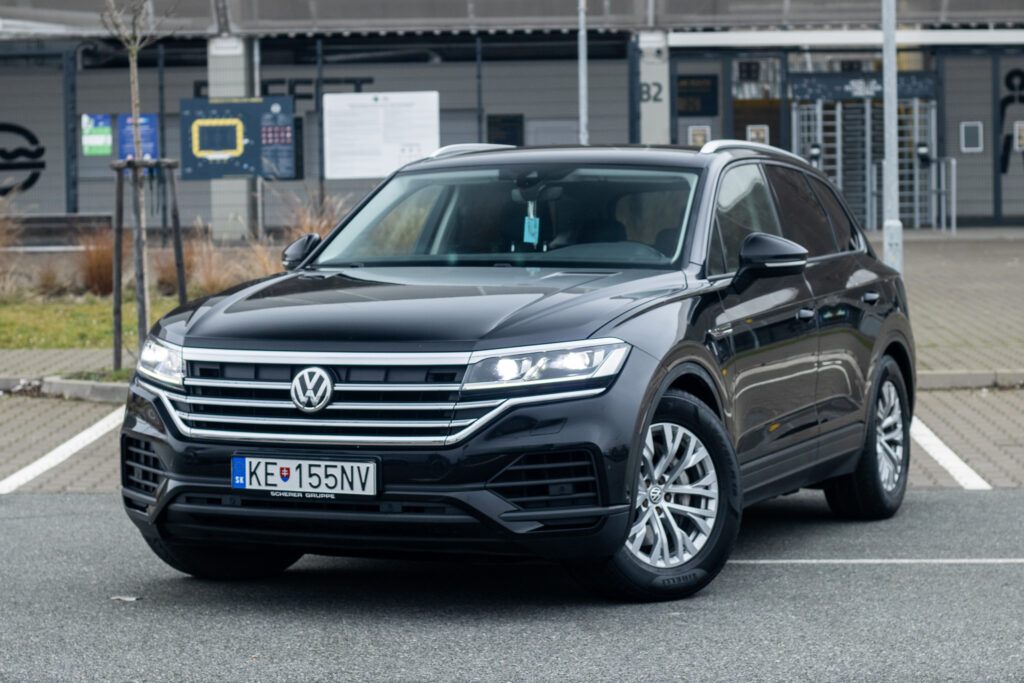 Volkswagen Touareg 3.0 TDI 4Motion Tiptronic, 170kW (2020) / AJ NA SPLÁTKY / PROTIÚČET /