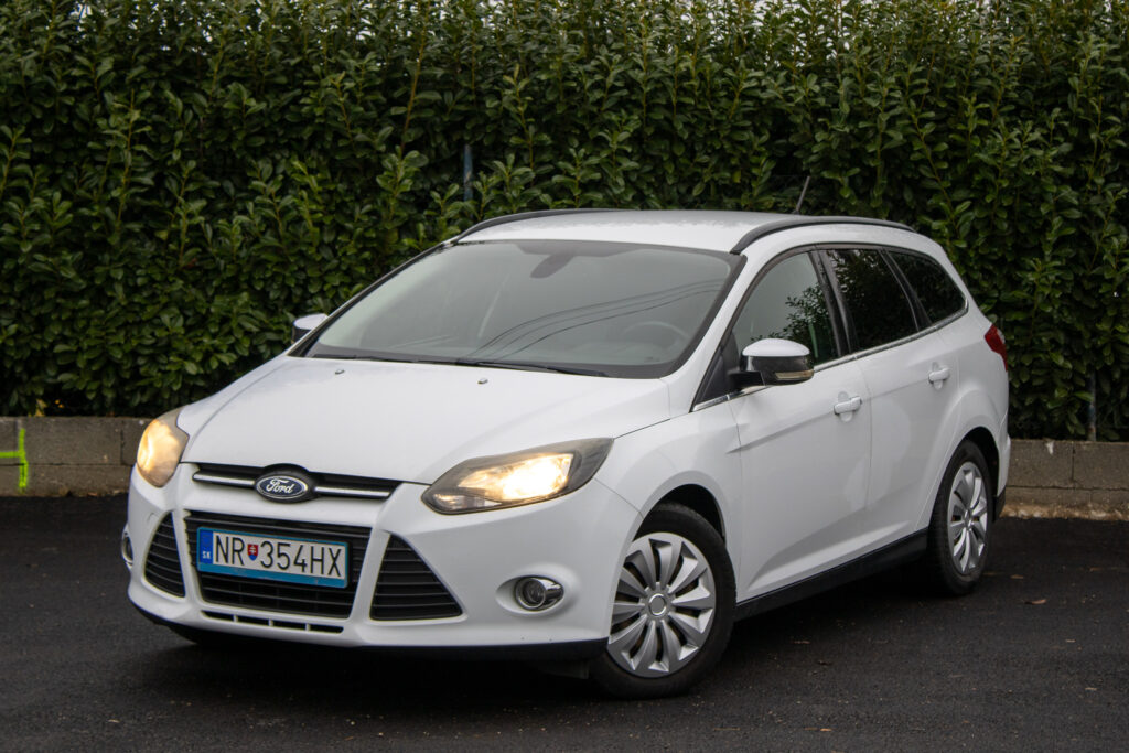 Ford Focus Kombi 1.6 benzín 77kw / AJ NA SPLÁTKY / PROTIÚČET