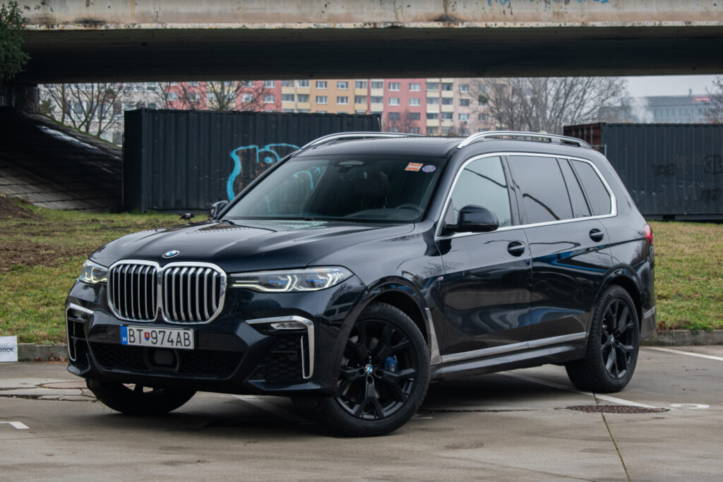 BMW X7 xDrive 30d M Paket Night Vision Laserlight 7 miest AJ NA SPLÁTKY / PROTIÚČET