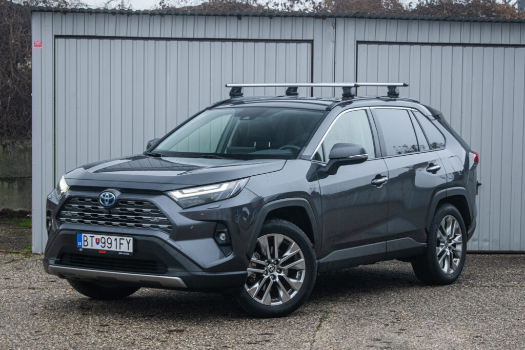 Toyota RAV4 2.5 Hybrid Executive 131kw AJ NA SPLÁTKY / PROTIÚČET