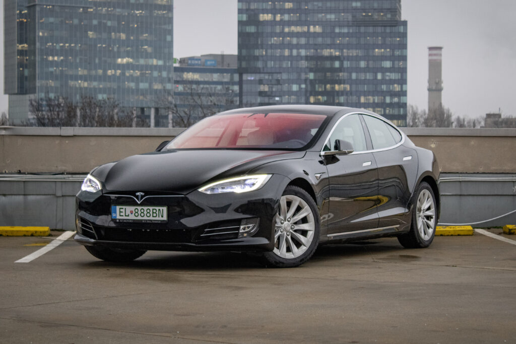 Tesla Model S 100D, 451kW, SOH 95% AJ NA SPLÁTKY / PROTIÚČET