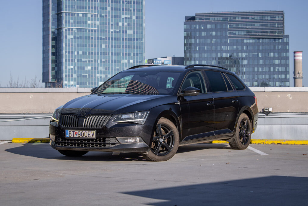 Škoda Superb Combi 2.0 TDI 190k 4x4 Sportline DSG EU6, 140kW, A6, 5d. / AJ NA SPLÁTKY