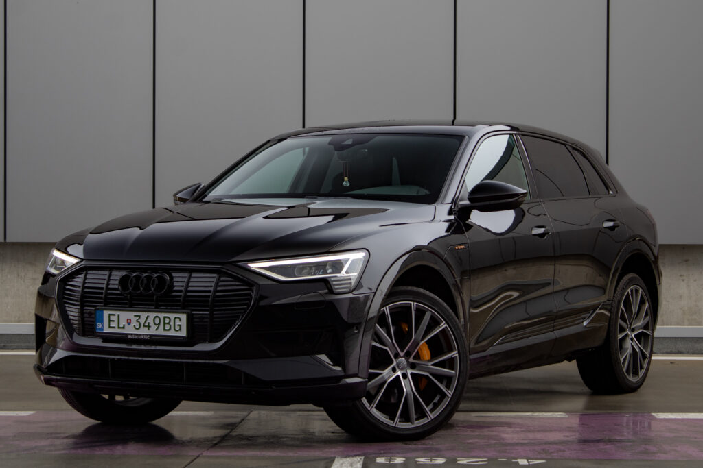 Audi E-tron 55 quattro Advanced 300 kW / AJ NA SPLÁTKY / PROTIÚČET /