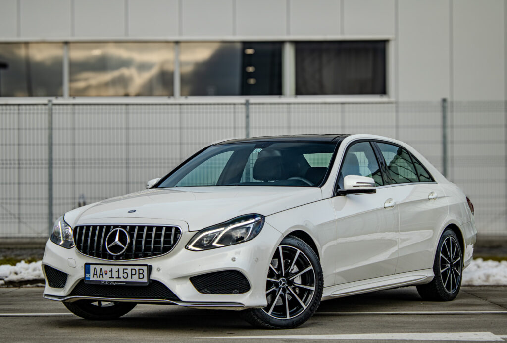 Mercedes-Benz E trieda Sedan 300 Blue TEC HYBRID Avantgarde, 150 kW, A7 / AJ NA SPLÁTKY / PROTI