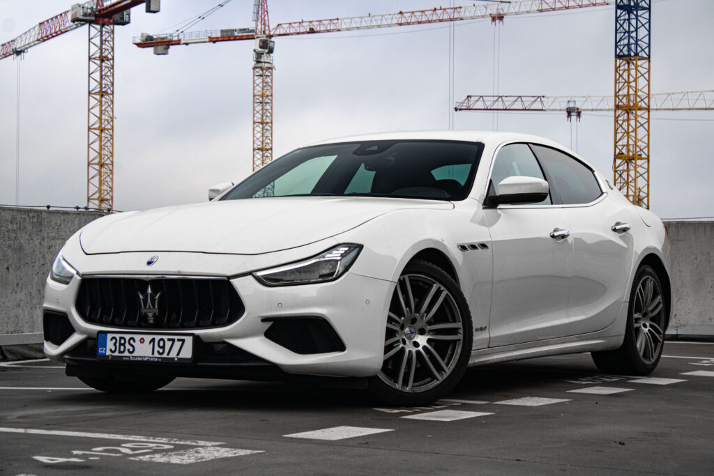 Maserati Ghibli Diesel 3.0 V6 202kW / AJ NA SPLÁTKY / PROTIÚČET /