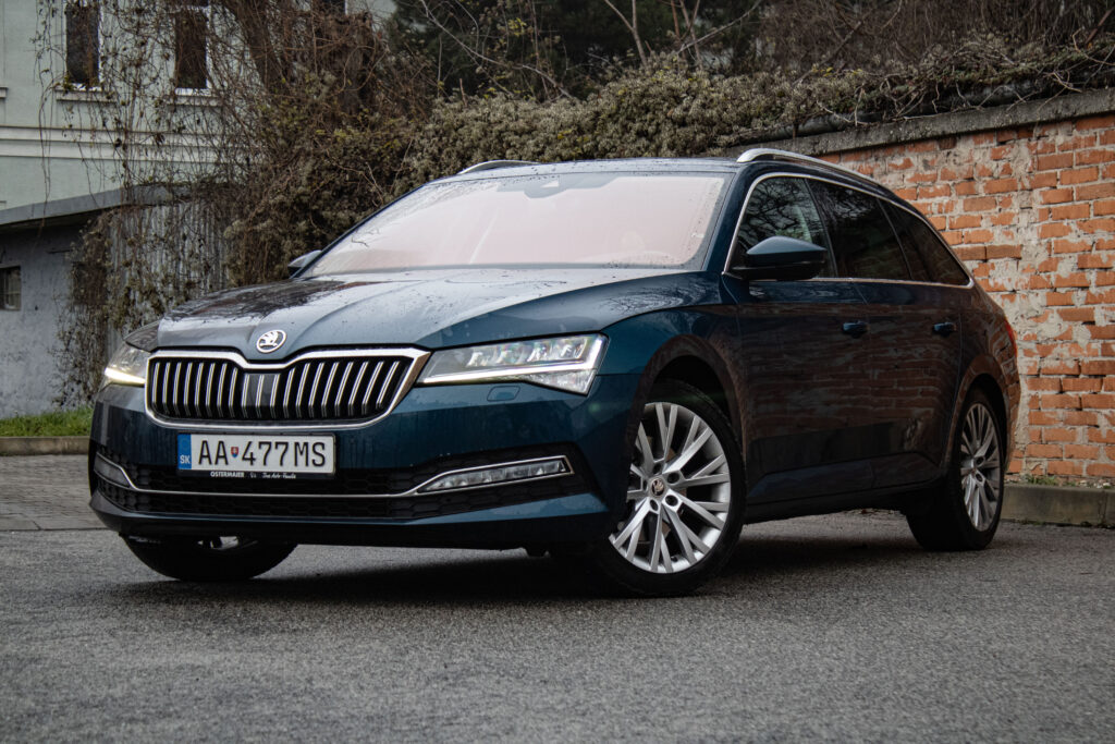Škoda Superb Combi 2.0TDI DSG 147kW 2022 / AJ NA SPLÁTKY / PROTIÚČET /