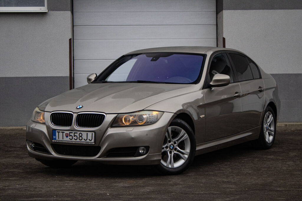 BMW Rad 3 E90 320d 135kW Manuál 6-st. 2010 RWD / AJ NA SPLÁTKY / PROTIÚČET /