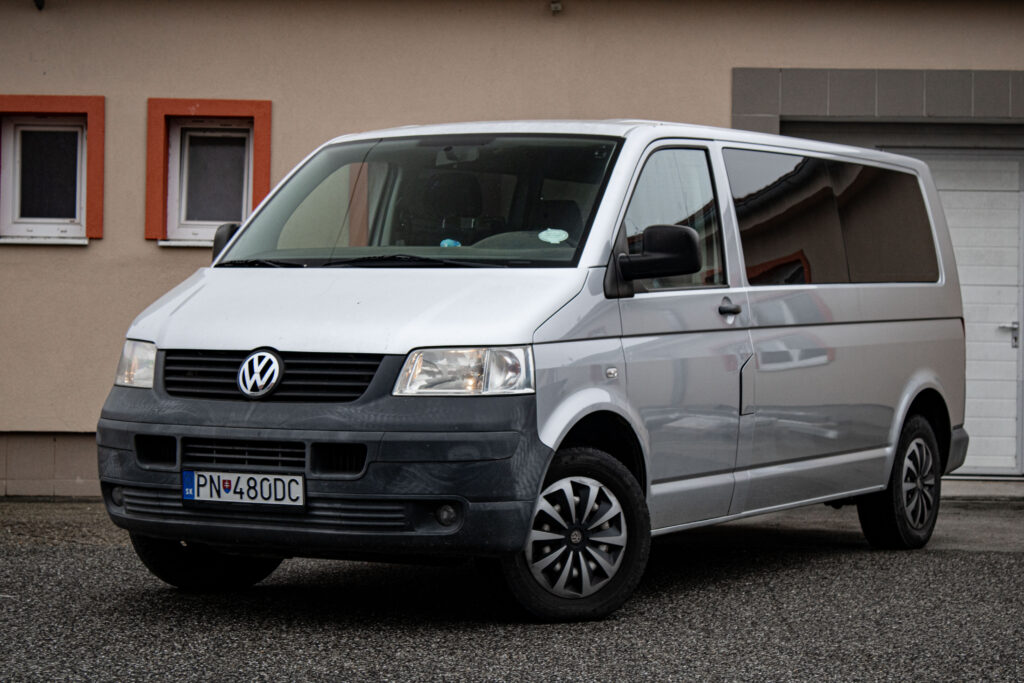 Volkswagen Transporter T5 Shuttle 2.5TDI 96kW 7-miestne / AJ NA SPLÁTKY / PROTIÚČET /
