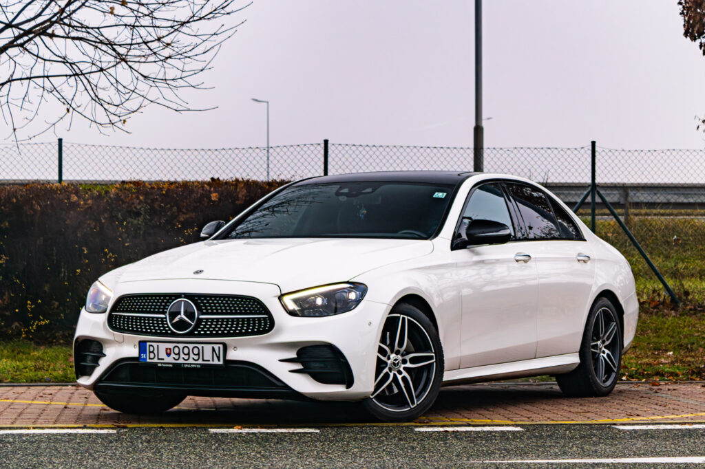 Mercedes-Benz E220d 4Matic 143kW / AMG Line / Burmester Audio