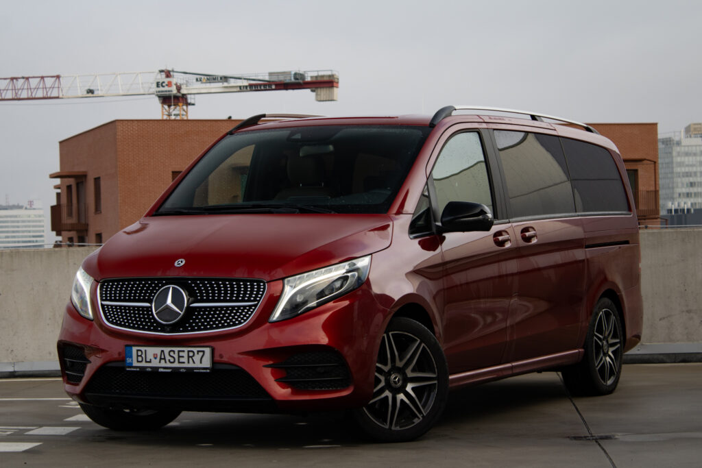 Mercedes-Benz V trieda 300d L 4MATIC 176 kW A/T AMG Line / AJ NA SPLÁTKY / PROTIÚČET /