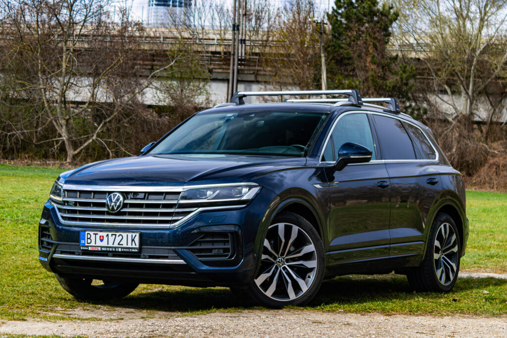 Volkswagen Touareg 3.0 V6 TDI 210kW R-Line 4Motion  / 1. Majiteľ / TOP STAV / Vzduch / Masáž /