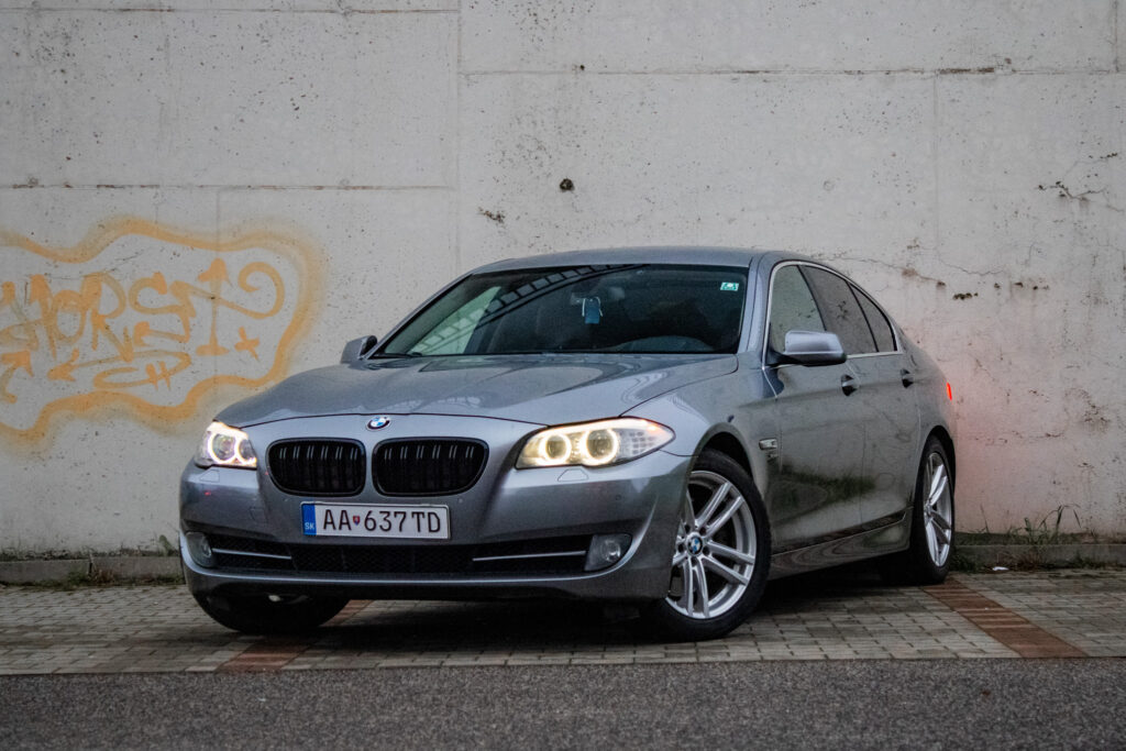 BMW Rad 5 530d xDrive F10 / AJ NA SPLÁTKY / PROTIÚČET /