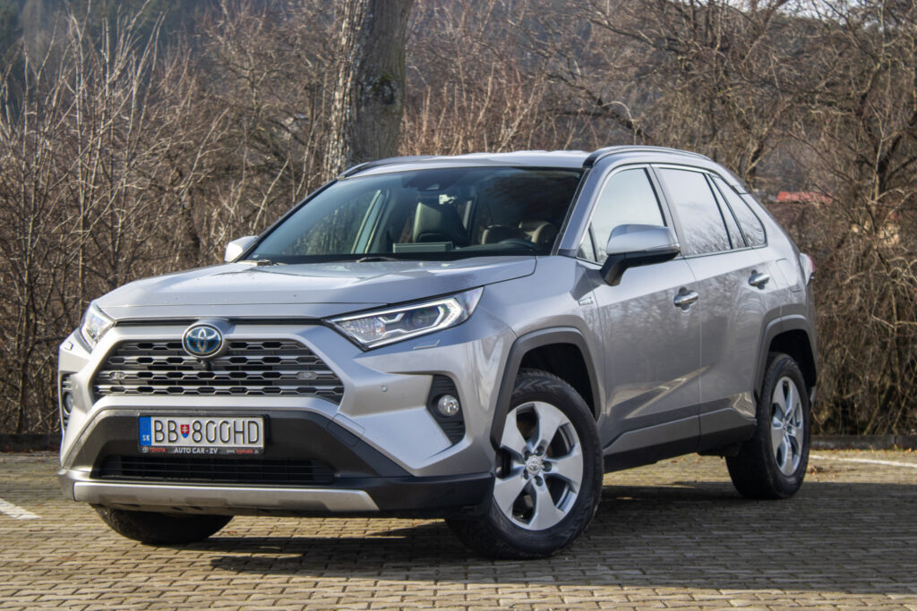 Toyota RAV4 2.5 Hybrid e-CVT, Executive AWD, 131kW, A1 / AJ NA SPLÁTKY / PROTIÚČET /