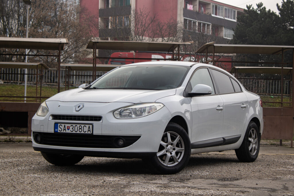Renault Fluence 1.6 16V / AJ NA SPLÁTKY / PROTIHODNOTA /