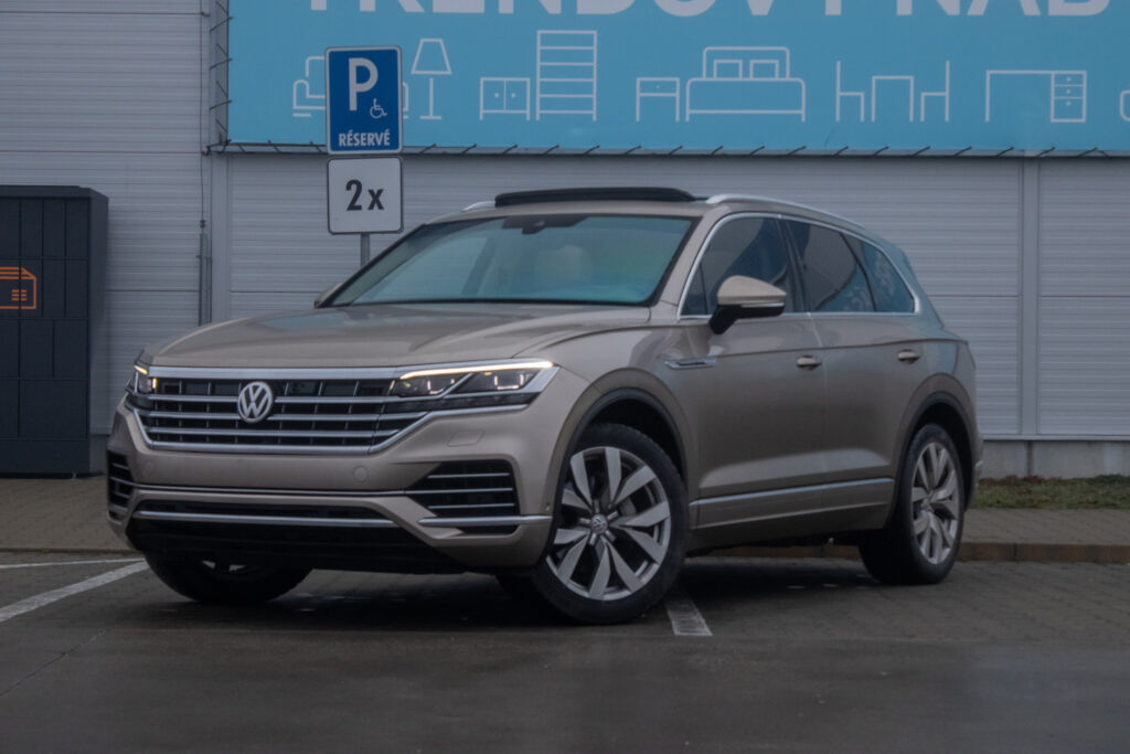 Volkswagen Touareg 3.0 V6 TDI SCR 286k Elegance 4Motion / AJ NA SPLÁTKY / PROTIÚČET